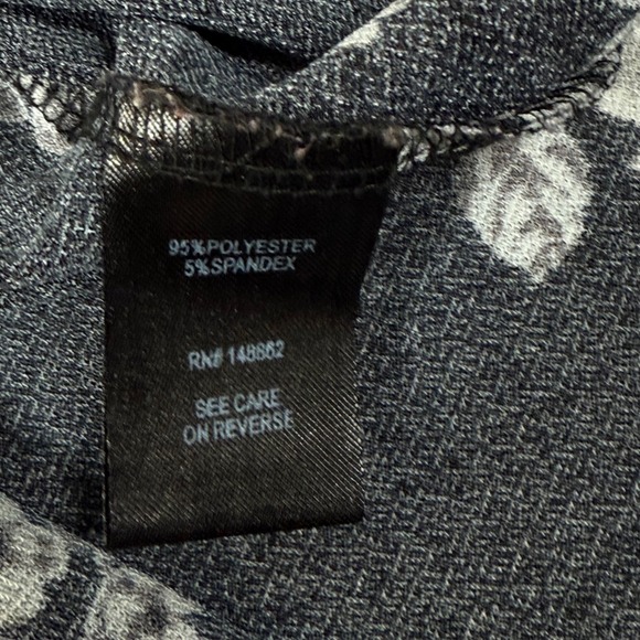 Torrid 1 1X 14/16 Black Floral Babydoll Whimsical Goth Top Short Sleeve Tunic - Picture 3 of 6